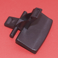 1Pc Central Armrest กล่อง Lower Latch Buckle รถอุปกรณ์เสริมภายในคอนโซล Handle ล็อคคลิปสำหรับ Kia Sportage R 2010-2016 2017