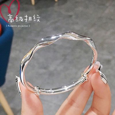 ℗❂ Lao Fengxiang andbracelet female 9999 sterlingnew high-end twist patternbracelet young model for girlfriend girlfriend