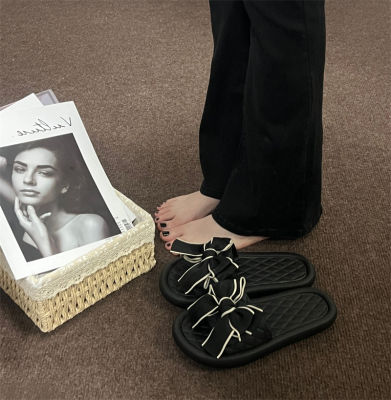 โบว์ ins ผู้หญิงรองเท้าแตะ 2023 ใหม่หนาแต่เพียงผู้เดียวแฟชั่นผู้หญิงออกถนนถ่ายภาพรองเท้าแฟนนางฟ้าน้อยร้อยรองเท้าแตะ OS8G