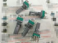 1pcs/lot 418 S1 693 HA RK097N Single Union Potentiometer B20K Shank Length 20MMF With Center Point