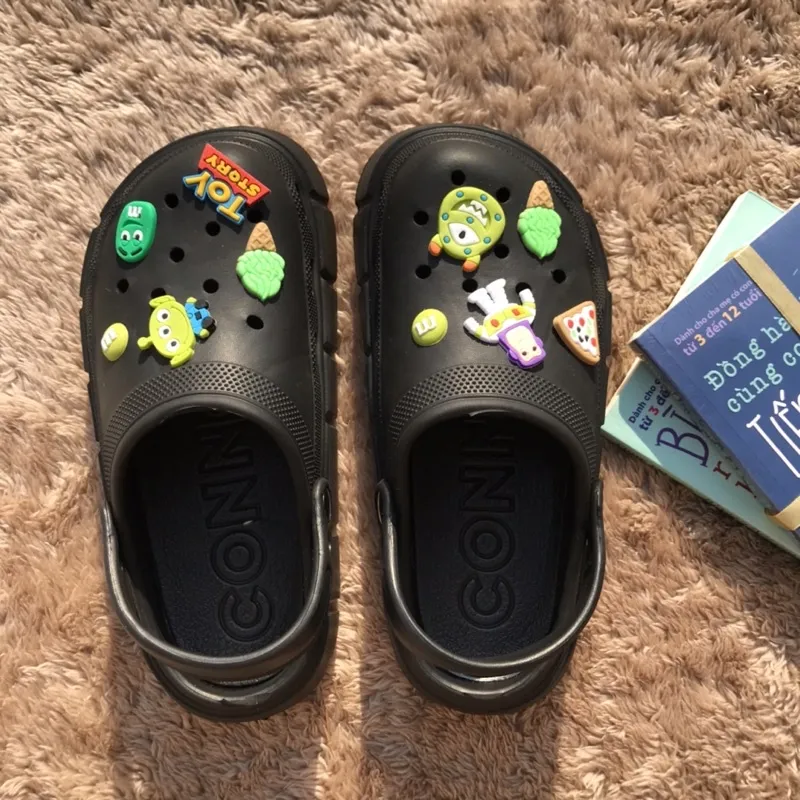 Dép Sục Crocs Đế Cao 5cm kèm sticker siêu tôn dáng 