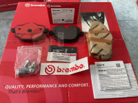 P06 064C ผ้าเบรก-R-แท้ BREMBO รุ่น Ceramic : BMW ซีรี่ส์ 5 (F10) 520d 520i 530d (F11) 525d 528i 530d 10-&amp;gt; การันตีคุณภาพมาตรฐานโดย " เครอป อะไหล่ยนต์"