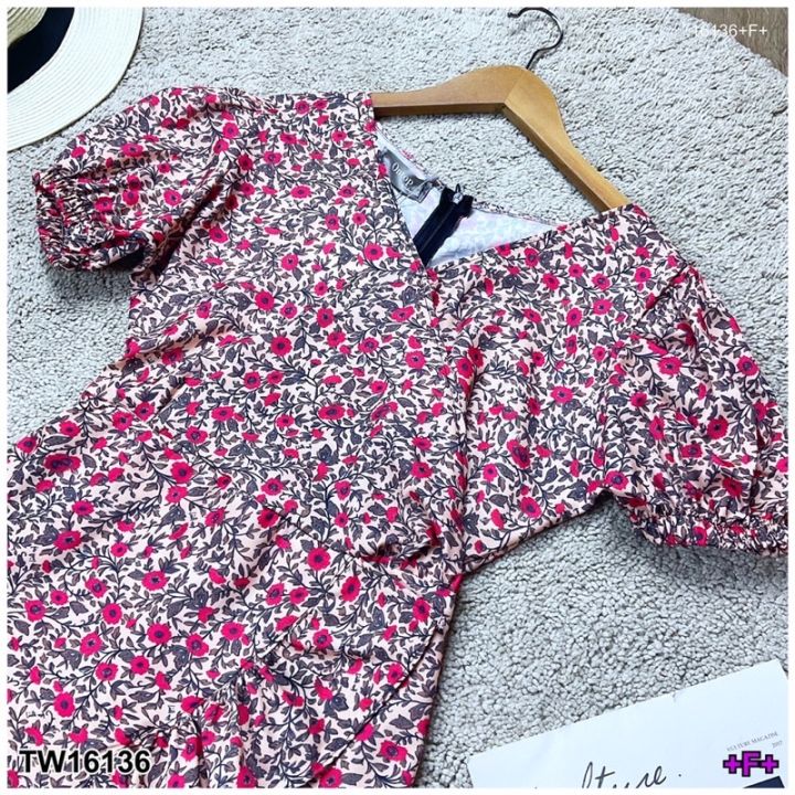 พร้อมส่ง-minidress-เดรสสั้น-คอวีแขนสั้น-ลายดอก-แขนตุ๊กตา-เนื้อผ้าไม่หนาใส่สบาย-ลายนี้น่ารักมากกก