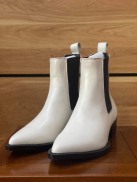 TDK Monochrome Chelsea Boots, Giày Bốt Nam Trắng Đế Đen Cao 5cm Da Bò