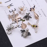 Vintage Men Women Brooches Cute Bee Scorpion Insect Pearl Corsage Lapel Pins Brooch Suit Shirt Collar Coat Daily Accessories