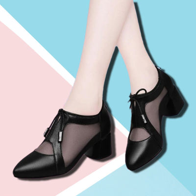 New style วิดีโอยิงจริง ： รองเท้าแตะส้นกลางหนังนิ่มรองเท้าส้นเตี้ยผ้าตาข่ายฉลุลายสำหรับคุณแม่วัยกลางคน