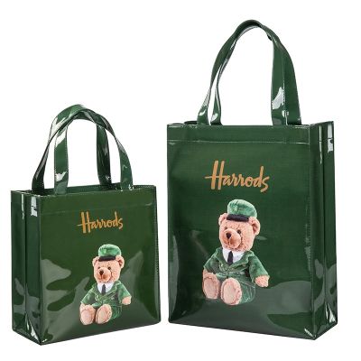 Harrods กระเป๋าช้อปปิ้งกันน้ำตุ๊กตาหมีสีเขียวผู้หญิงกระเป๋าถือลายตัวอักษรอังกฤษที่มีชื่อเสียง