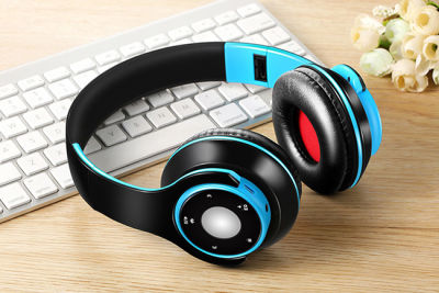 Foldable Wireless headset Stereo earphone Bluetooth Over-Ear Headphones with Microphone and TF card play for Phone Tablets MAC