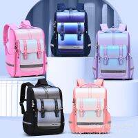 【Hot Sale】 The new three-dimensional square elementary school schoolbags 1-3-6 grade childrens integrated burden-reducing schoolbag manufacturers wholesale