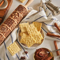 Christmas Wooden Rolling Pins Deep Engraved Embossing Roll Pin with Christmas Deer Gingerbread Pattern for Kitchen Baking Cookie