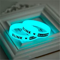 ลิปแบนข้อมือ ริสแบนด์ข้อมือ เคป็อปแบล็กพิงค์สายรัดข้อมือสำหรับ Blink กำไลยางนิ่ม Glow In The Dark Luminous blue and white fluorescent bracelet