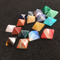 7ชิ้น/ล็อต Multi-ColorChakra Pyramid Stone Set Healing Chakra Set หรือเครื่องประดับทำสีสุ่ม