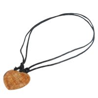 Lucky?  HEART NECKLACE HANDMADE PALO SANTO WOOD- สร้ออคอจี้รูปหัวใจ ไม้หอม พาโล ซานโต