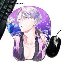 PINKTORTOISE YURI!!! บนน้ำแข็งอะนิเมะ M Ousepad Victor Nikiforov 3D เต้านมแผ่นรองเมาส์ซิลิโคนข้อมือส่วนที่เหลือ M Ousepad มือพีซีแผ่นรองเม้าส์