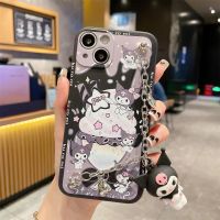 การ์ตูน Sanrio Kuromi Cinnamoroll พร้อม 3D ตุ๊กตาสร้อยข้อมือสำหรับ iPhone 14 13 12 11 Pro Max XR XS สูงสุด 8X7 SE ปกหลัง-JSKB MALL