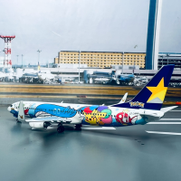 Diecast 1:400 Scale B737-800 Skymark Airlines JA73NG เครื่องบินรุ่นเครื่องบินสายการบินโลหะผสมเครื่องบินเครื่องบินรุ่นสำหรับคอลเลกชัน