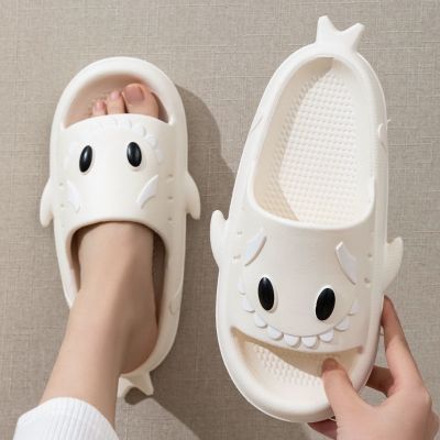 ✹ Sunnycolor รองเท้าแตะผู้หญิง รองเท้าฉลาม พื้นนุ่ม รองเท้าเพื่อสุขภาพ น่ารัก พื้นหนา รองเท้าแตะ 2022 ใหม่ 032339