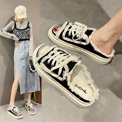 【July】 One-word slippers womens outerwear fashion 2023 summer new style dissolving bottom beggar shoes all-match ins sandals