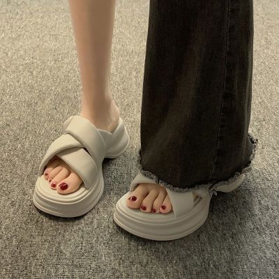 【July】 Outerwear slippers womens 2023 summer new fashion all-match go out one word thick bottom non-slip ins sandals and tide