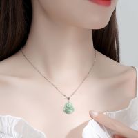 ？》：“： Hot Selling Natural Handcarve Jade Light Green Little Buddha Necklace Pendant Fashion Jewelry Accessories Men Women Luck Gifts