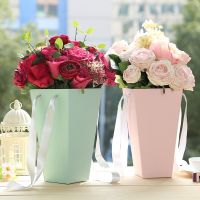 [HOT YAPJLIXCXWW 549] กล่องดอกไม้กระดาษคราฟท์พร้อม Handhold Handy Bucket Rose Florist Gift งานแต่งงานของขวัญบรรจุกระดาษแข็งกล่องบรรจุภัณฑ์ Bag