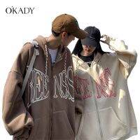 OKADY ผู้ชายแจ๊กเก็ตแฟชั่นอเมริกันวินเทจเสื้อจดหมายพิมพ์หลวมคู่ลำลอง Hoodie