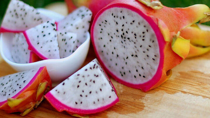 แก้วมังกร-แก้วมังกรเนื้อขาว-dragon-fruit-ราคา-1-ลูก