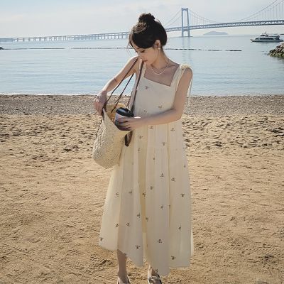 Female flower embroidery dress summer seaside holiday skirt with shoulder-straps little tea dress skirt small pure and fresh and sweet