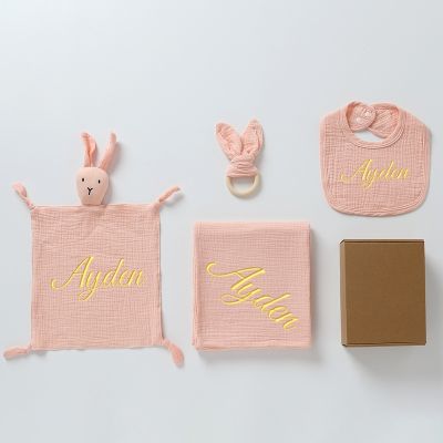 4pcs/Set Personalized Name Muslin Cotton Baby Blanket Baby Comforter Towels Baby Teether Baby Bibs Newborn Gift Sets