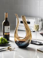 Exclusive customization Kawashimaya red wine decanter home luxury high-end light luxury net red u-shaped wine decanter glass wine divider artifact