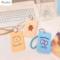 RUOHE เคสนักเรียนของเด็กผู้หญิงกระเป๋าใส่บัตรเครดิตเครื่องเขียนในโรงเรียนพร้อมพวงกุญแจซองใส่บัตรเคสป้องกันบัตรรถไฟใต้ดิน