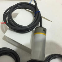 E2K-C25MF1 PNP NO Capacitive Proximity Switch Sensor พร้อมความไวที่ปรับได้ใหม่คุณภาพสูง