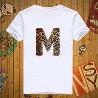 เสื้อยืดสกรีนลายอักษร M - ลายเสือ