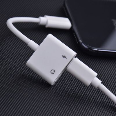 Applicable 7 8 plus Apple XS Max mobile phone headset adapter XR charging listening to Earphone Audio Adapter