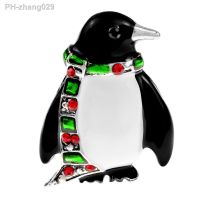 CINDY XIANG Penguin Wear Scarf Brooch Cute Animal Pin Christmas Jewelry New Arrival 2021 Winter Design Accessories Good Gift