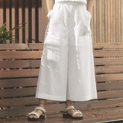 ( พร้อมส่ง )Perana : กางเกงลูกไม้ Riko Pants สี ขาว off-White ( เอวยางยืด )