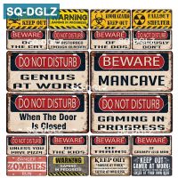 【YF】◘  [SQ-DGLZ] License Plaque Car Metal Sign Tin NOT DISTURB WORK Plate Pub Bar  Poster Borden