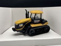 164 Scale CAT 75E Farm Series Collection และ Display Of Die Cast Alloy Track Tractor Models