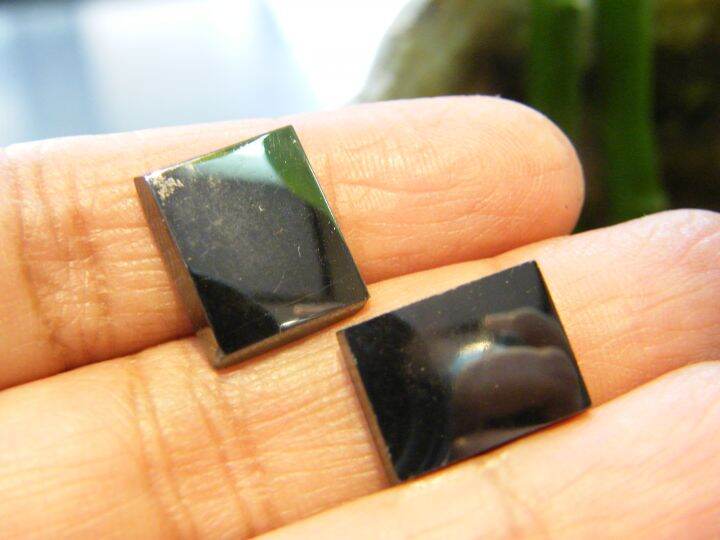 พลอยแท้หินดำ-เฮมาไทต์-ถุงละ-2-เม็ด-natural-black-hematite-stone-for-good-health-2-pcs-per-bag-ขนาด-9x7-มิล-สี่เหลี่ยม-7-กะรัต-2เม็ด-เกรด-สวยไฟดี-rectangle-9x7mm-7-carats