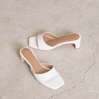 Kayla - Mule mid-heel sandals in WHITE รองเท้าแตะส้นสูง พร้อมสายคาดหนังทรงเว้า (หน้าเท้ากว้างเกิน 8.5 cm ต้องบวก 1 ไซส์)