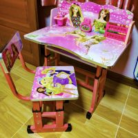 โต๊ะทำการบ้าน โต๊ะเขียนหนังสือเด็ก พร้อมเก้าอี้เด็ก ลายบาร์บี้ Barbie