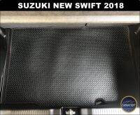 แผ่นปูท้ายรถยนต์ SUZUKI NEW SWIFT 2018 ลายกระดุมPVC สีดำด้ายแดง