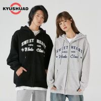 KYUSHUAD ชุดกีฬาลำลองสำหรับผู้ชายเสื้อกีฬาคอกลมหลวมและสองชุดสไตล์เพรพพี้แจ็คเก็ตกันลมได้ทั้งชายและหญิง