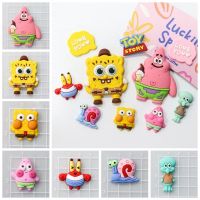 ERTGFG 10pcs แพทช์ตุ๊กตา3D SpongeBob SquarePants เสน่ห์ DIY อุปกรณ์เครื่องประดับอัญมณี กิ๊บติดผม DIY คาวาอิ ตกแต่งด้วยการตกแต่ง อุปกรณ์เสริมรองเท้า