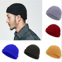 【YD】 HongBiTu Knitted Beanie Womens Hat Men colors Crochet Short Female stripe Cap MZ022