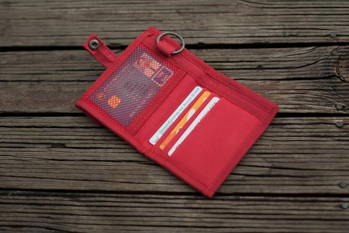 กระเป๋าสตางค์-ia-be-brave-red-wallet