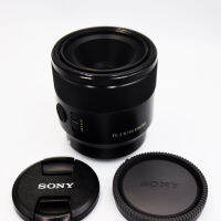 Sony FE 50mm F2.8 ไพรม์เลนส์มาโครที่สมบูรณ์แบบเพื่อการใช้งานทุกวัน ไพรม์เลนส์โมโครแบบ “ปกติ” 50 มม. อเนกประสงค์สำหรับเซนเซอร์ฟูลเฟรมนี้เหมาะสำหรับการถ่ายภาพในชีวิตประจำวัน รวมถึงการถ่ายภาพมาโคร 1:1 อันน่าทึ่ง คุณสามารถเข้าไปใกล้ได้ถึง 16 เซนติเมตรจากวัตถุ