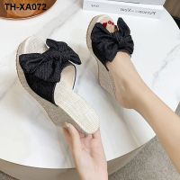 Muffin thick-soled slippers women summer 2023 new fashion word sandals and slippers seaside wedge flower beach shoes women