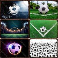 Luminous Soccer Metal Sign - Modern Sport Tin Plate Plaque สำหรับบาร์ผับและของตกแต่งบ้าน-ฟุตบอลบนการออกแบบหญ้า