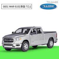 ? โมเดลรถ ของขวัญสำหรับเด็ก WELLY 1:27 Dodge 2019RAM 1500 รถกระบะจำลองรถของเล่นสำเร็จรูป